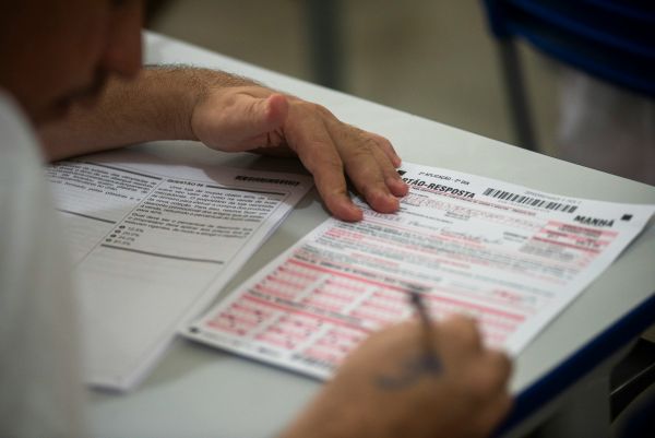 150-0 B ter : le report d'imposition tient à trois conditions, pas une